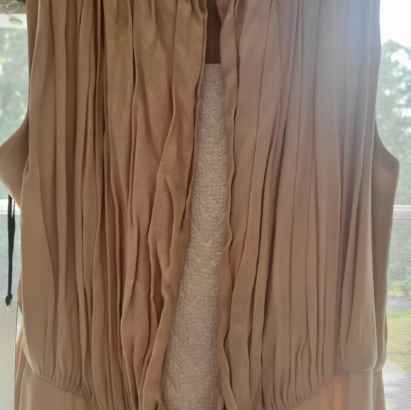 NEW L'AGENCE Sand / Nude / Blush Crepe Dress Draped Bodice Size 10 $650 SOLD OUT - Picture 4 of 5